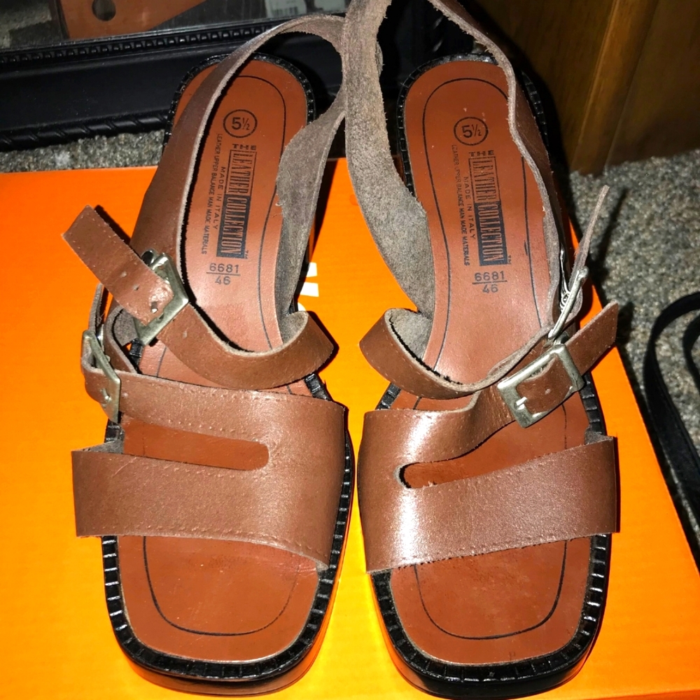 The leather collection sandal